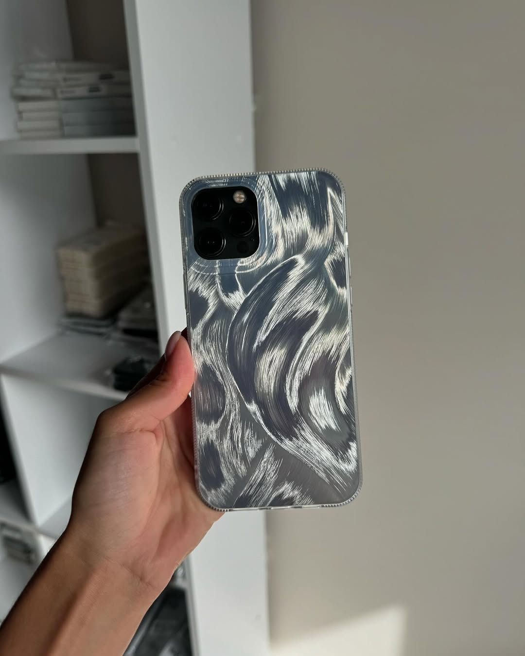 Silver Silky Pattern Case